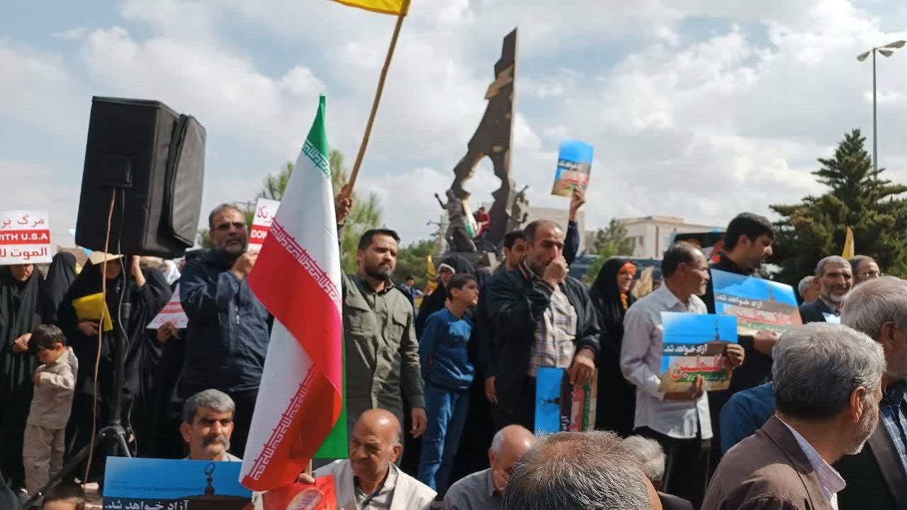 گوشه‌هایی از تجمع مردمی بیرجند در حمایت از مردم غزه + فیلم
