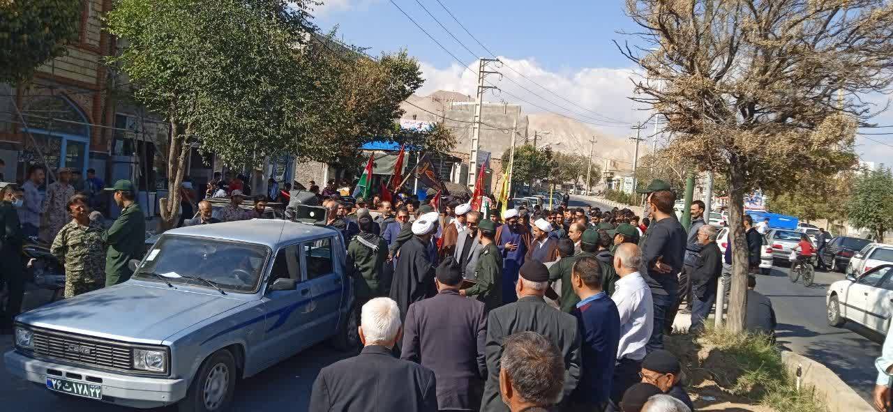 مراسم راهپیمایی در شهر ماه نشان زنجان
