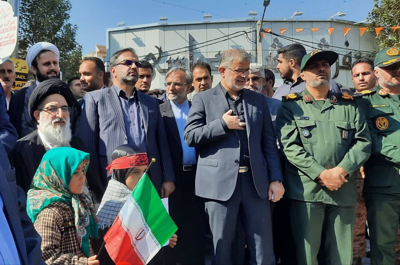 حضور مسئولان کرج در راهپیمایی