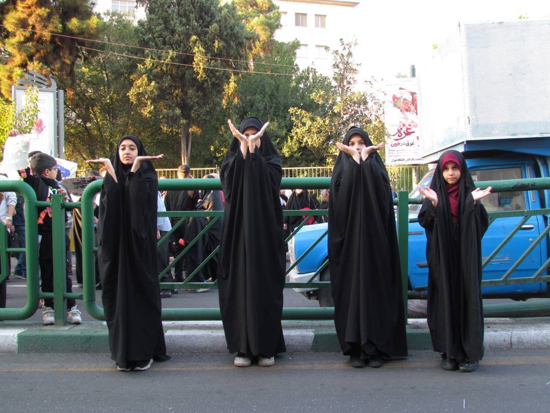 دختران در راهپیمایی ضد صهیونیستی دختران در راهپیمایی ضد صهیونیستی