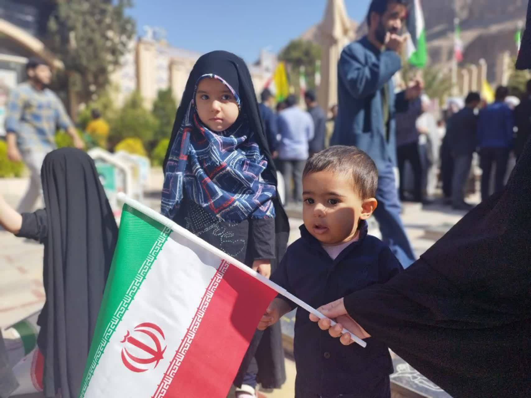 حضور کودکان در مراسم راهپیمایی حمایت از فلسطین