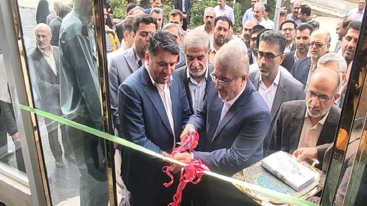 نخستین بیمارستان بحران جنوب شرق کشور با حضور رئیس سازمان برنامه و بودجه کشور در یزد به بهره‌برداری رسید