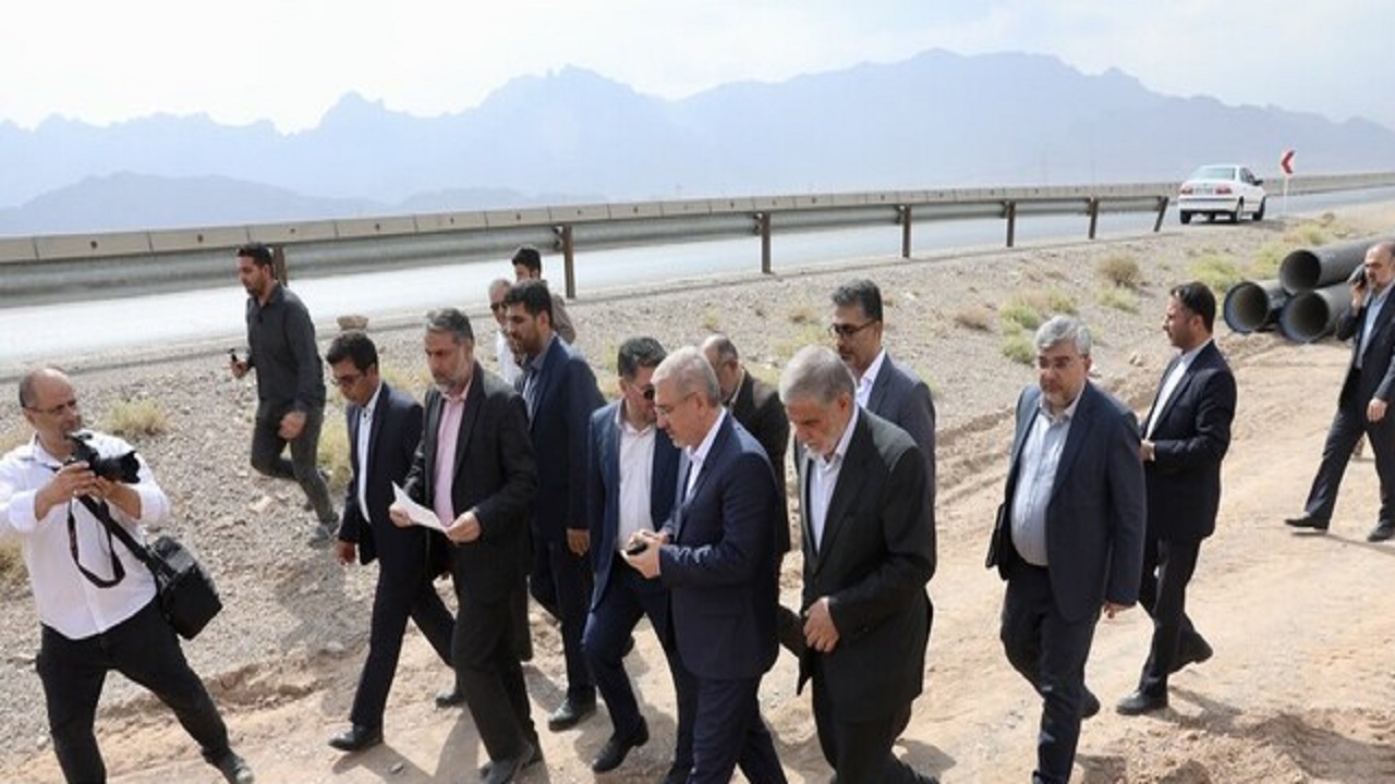 بازدید معاون رئیس‌جمهور از رینگ آبرسانی شهر یزد