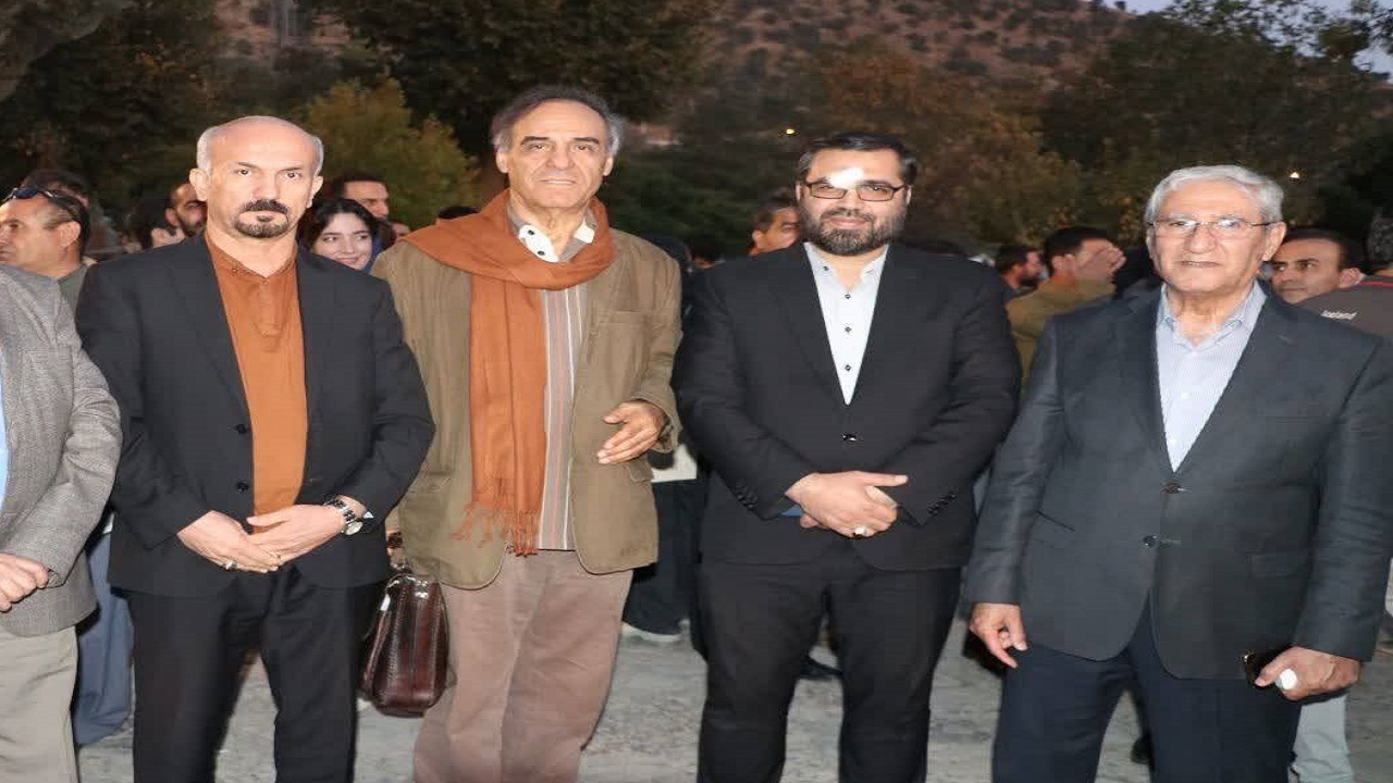 تئاتر خیابانی در کشور جایگاه واقعی خود را پیدا کرده است / در زمینه سالن‌های نمایشی تئاتر ضعیف هستیم