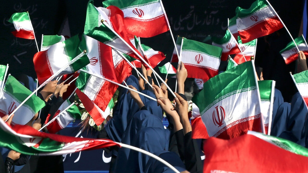 دانش آموزان اصفهانی جنایات رژیم صهیونیستی را محکوم کردند + فیلم
