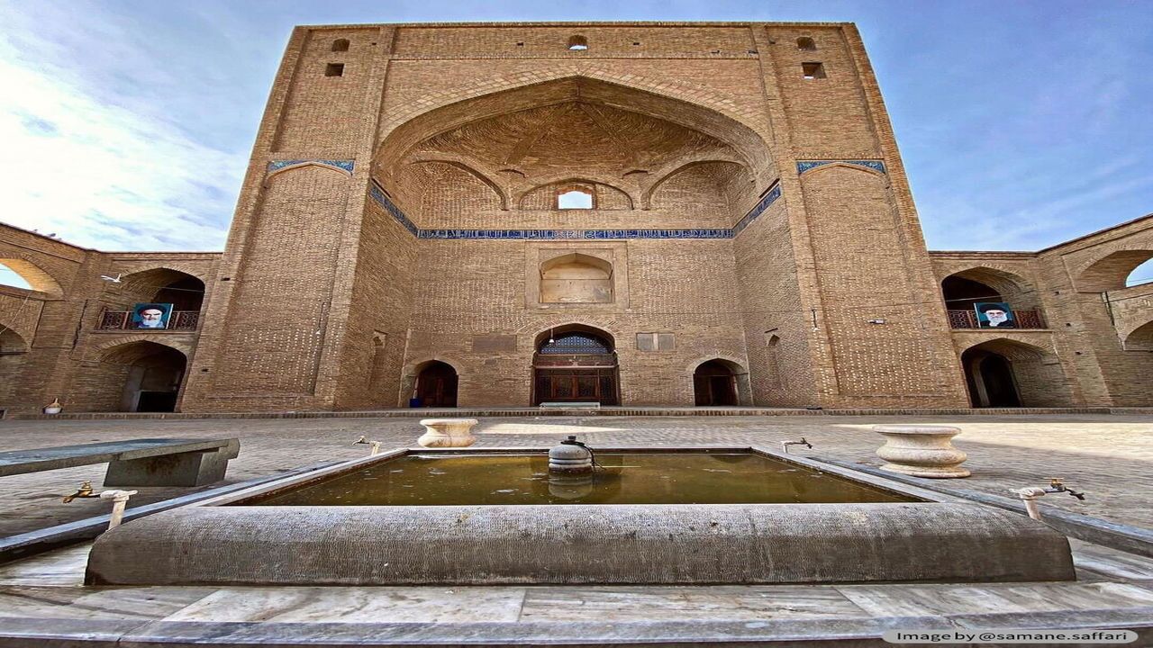 درب مسجد جامع سمنان در موزه نگهداری می‌شود