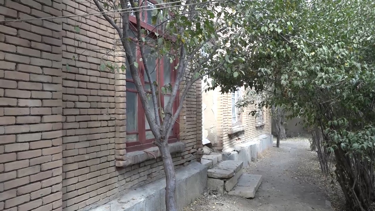 قلعه ماربر یکی از بنا‌های تاریخی منحصر بفرد بویین میاندشت + فیلم