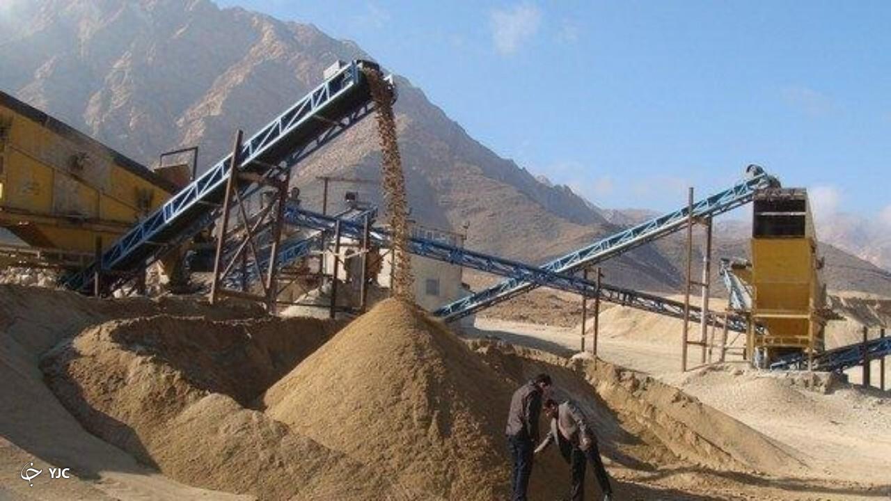 کشف و ضبط هزار و ۵۰۰ تن شن و ماسه غیرمجاز در میاندوآب