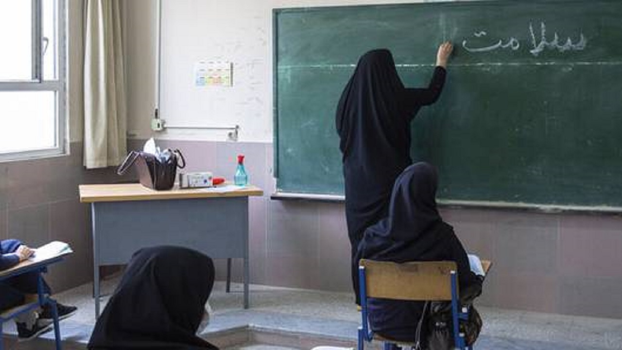 استخدام موقت قبول‌شدگان آزمون «دبیری» تا پایان امسال/ شرط رتبه‌بندی این معلمان