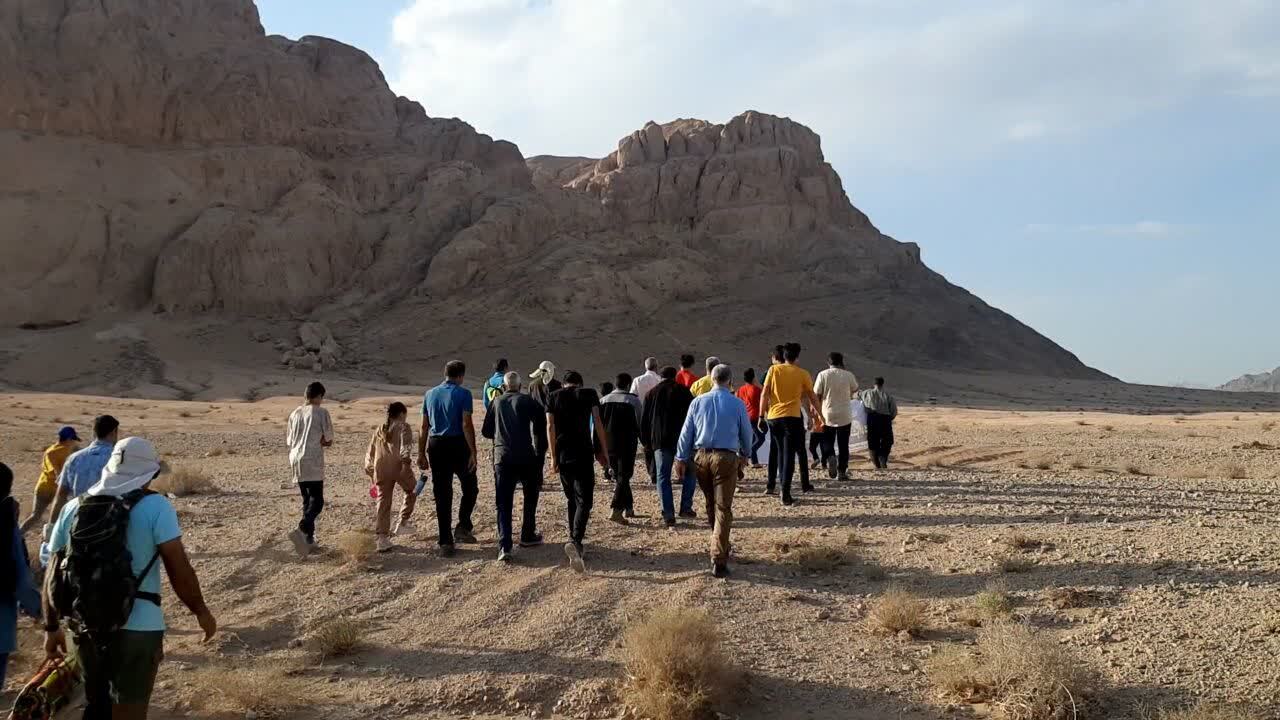 همایش کوهپیمایی خانوادگی در پارک بیشه در بافق