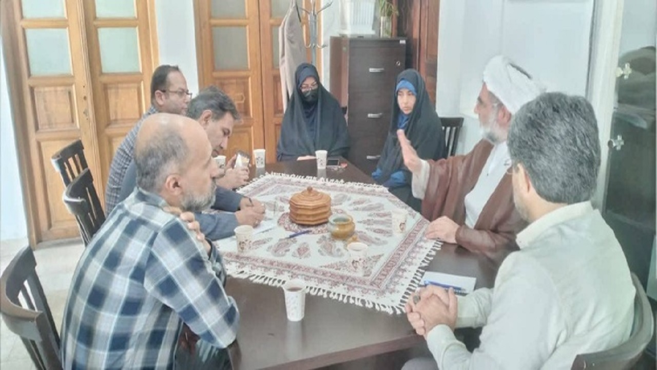 زندانیان قم آموزش صنایع‌دستی می‌بینند