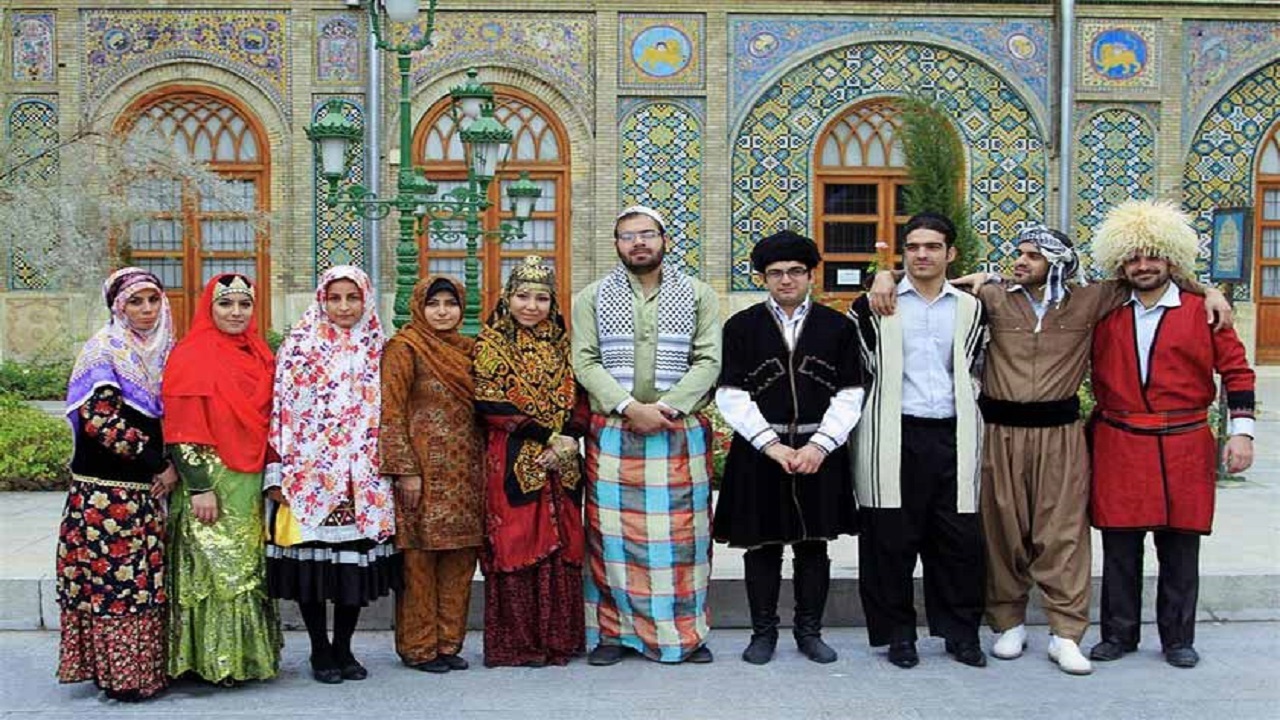 پوشاک بخش مهم فرهنگ هر سرزمینی است