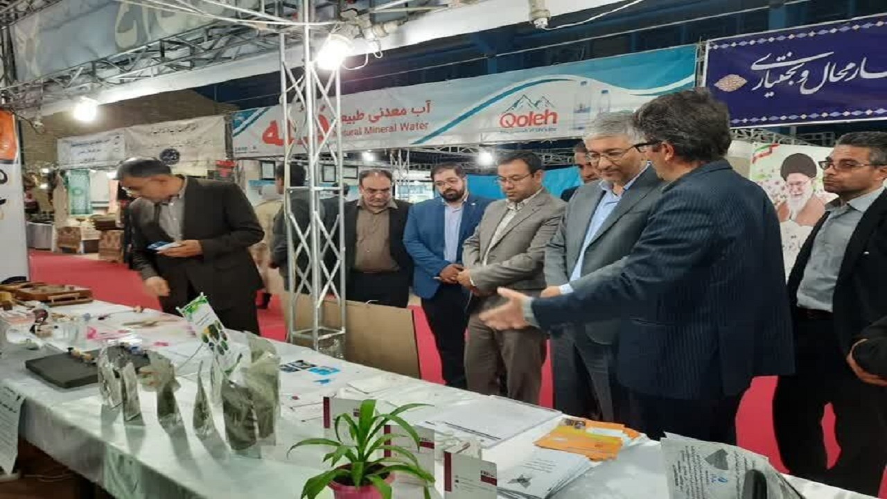 میدان داری دانشگاه آزاد شهرکرد در نمایشگاه خدمات کسب و کار