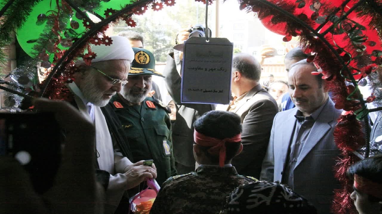 زنگ مهر و مقاومت در مدارس کردستان طنین انداز شد