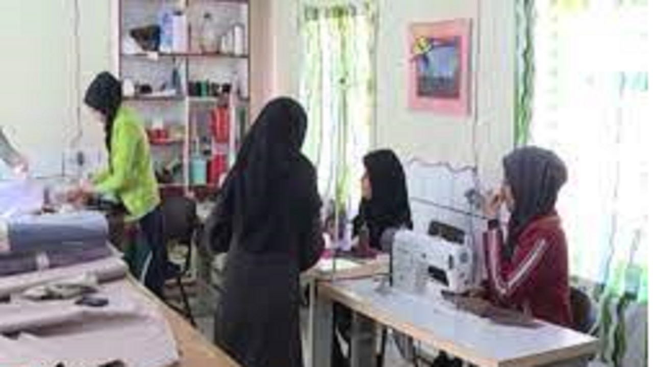 برپایی کارگاه آموزش خیاطی ویژه مددجویان در لوداب