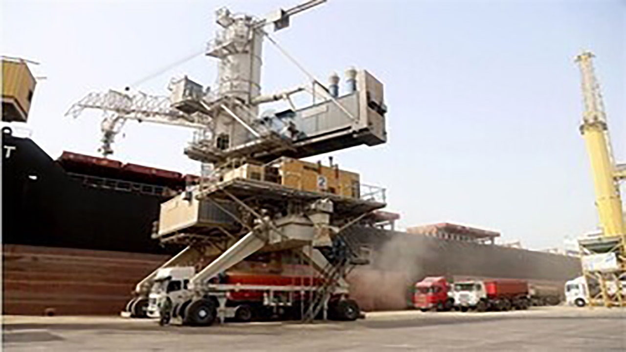 ایجاد یک پایانه کانتینری مجهز در بندر شهید رجایی