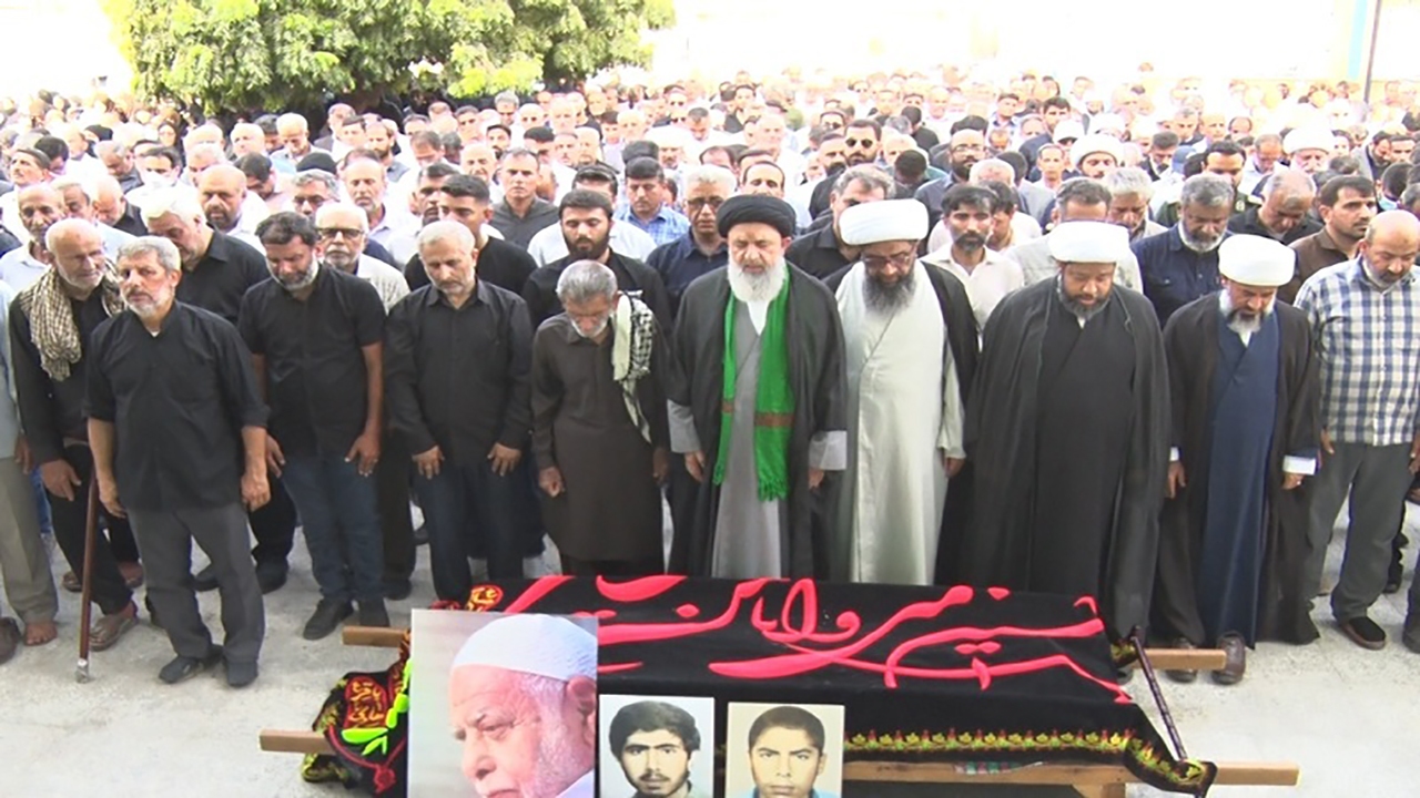 برگزاری مراسم تشییع پیکر پدر شهید محمد قاسمی در بندرعباس