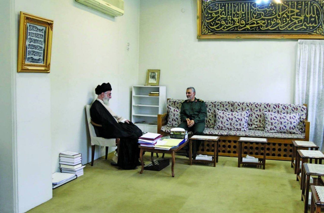 رهبر انقلاب و حاج قاسم سلیمانی