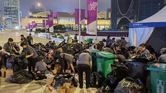 گروه داوطلبی که ۱۰ هزار کیسه زباله را برای یافتن موبایل مجددا چک کردند