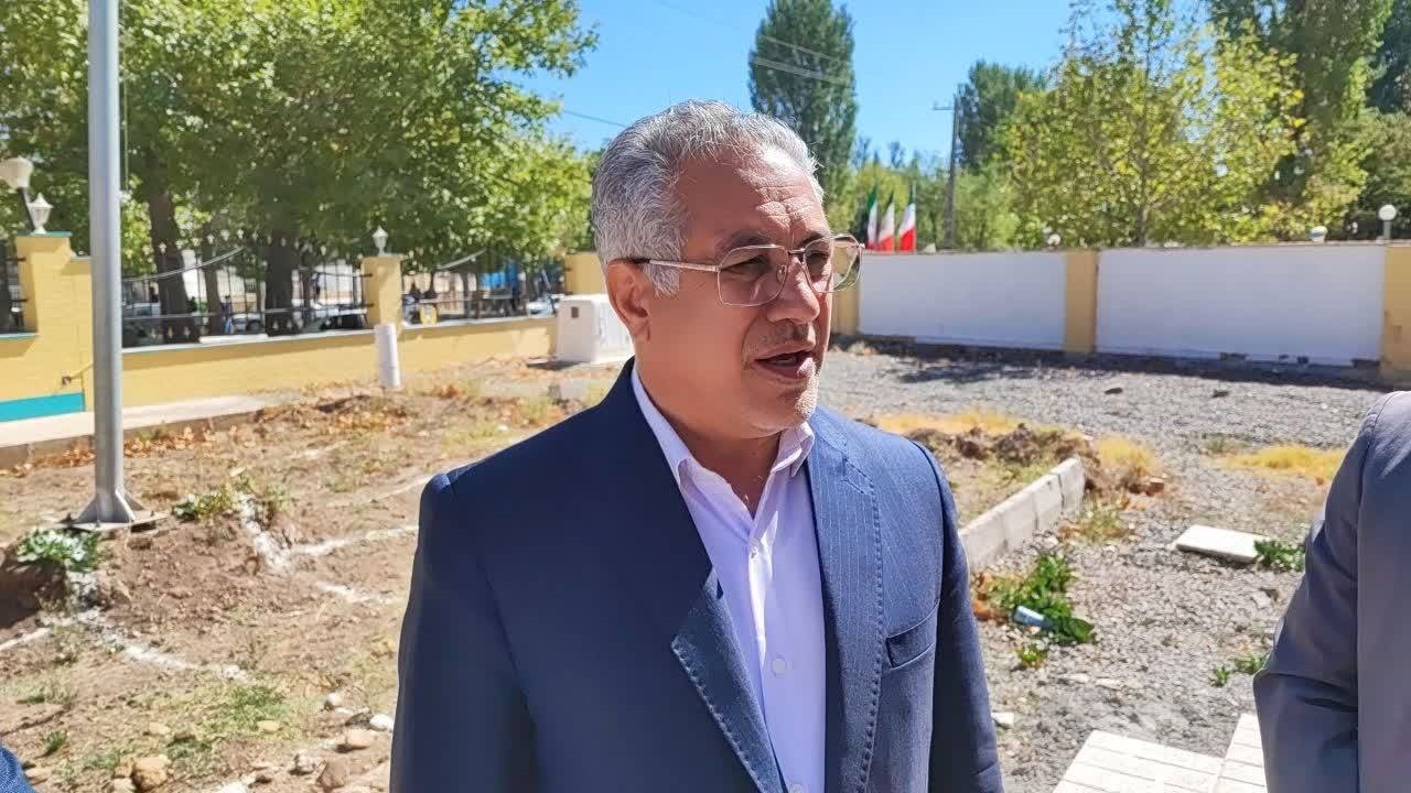 نصب تابلوی استانداری جنوب کرمان/ ادامه کاوش های باستانی جیرفت
