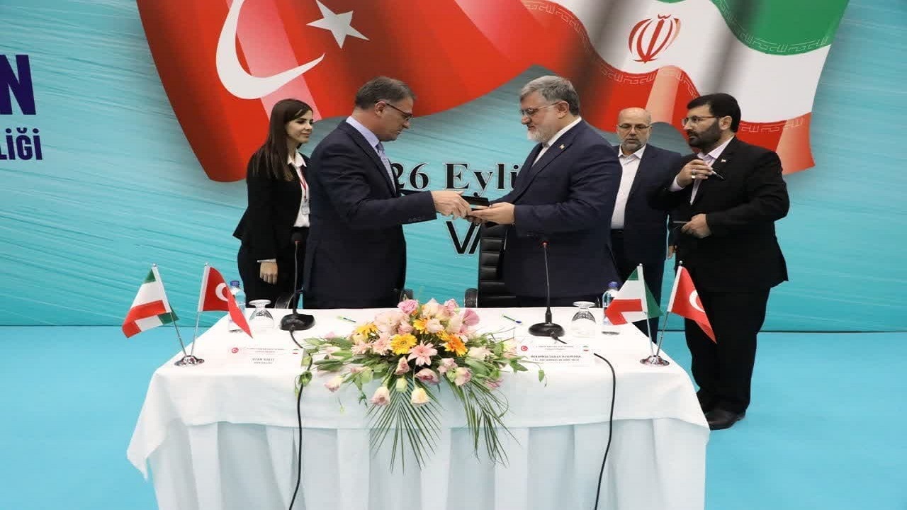 امضاى تفاهم نامه همکارى هاى مشترک استان هاى مرزى ایران و ترکیه
