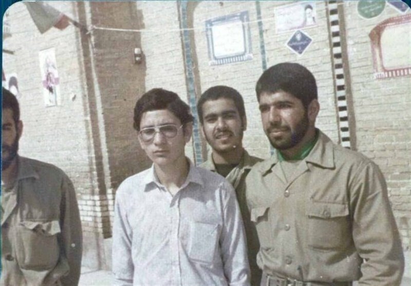 شهید حمید گیمدیلی و دوستانشان شهید حمید گیمدیلی و دوستانشان