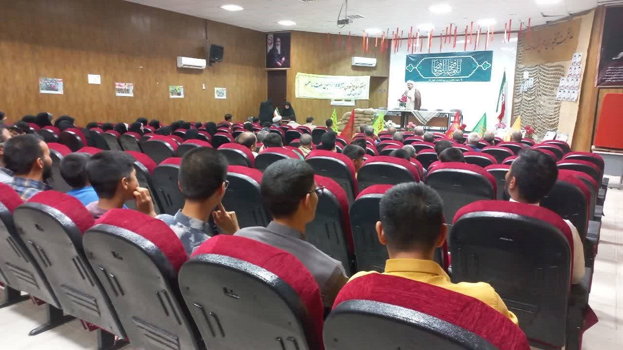 برگزاری آیین شب شعر و خاطرات دفاع مقدس درصالح آباد + فیلم و تصاویر