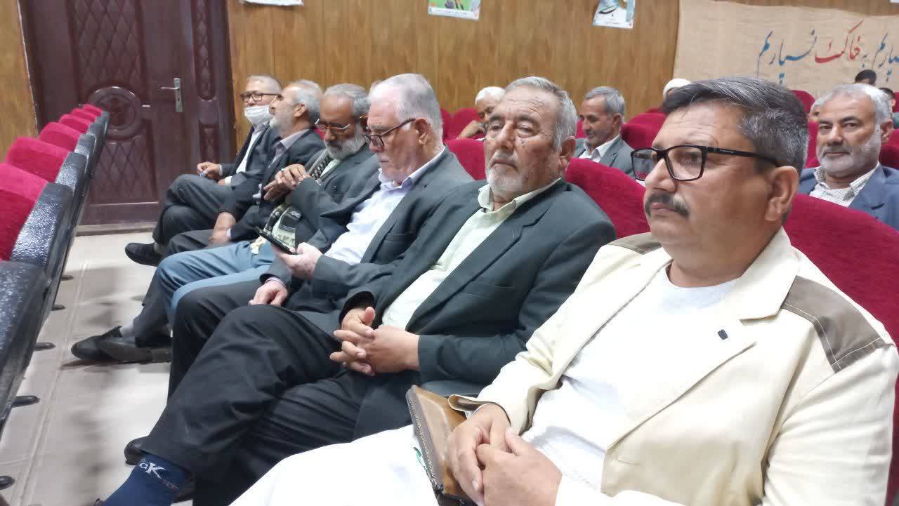 شب شعر و خاطره دفاع مقدس درصالح آباد