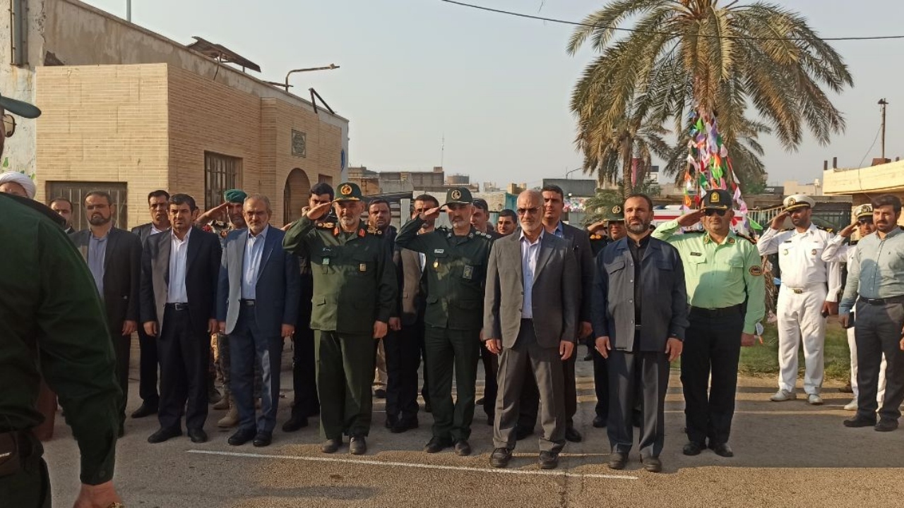 برگزاری صبحگاه مشترک در آبادان