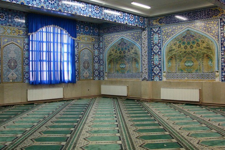 وجود نمازخانه در تمام مدارس اسدآباد