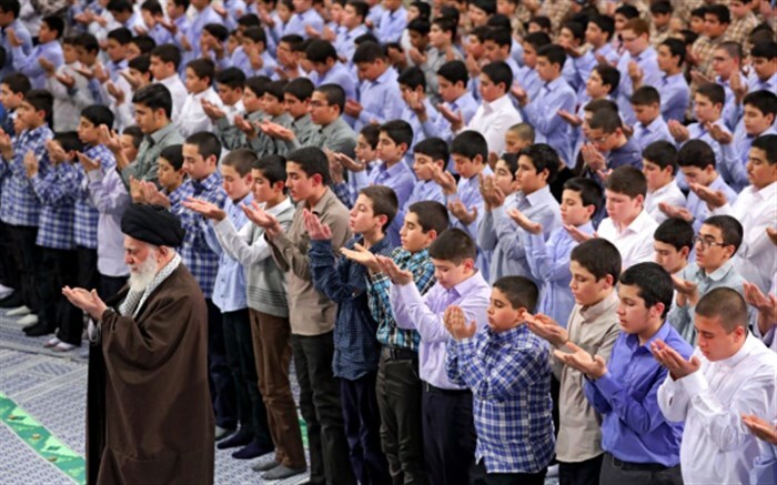 زنگ نماز در مدارس همدان نواخته می‌شود