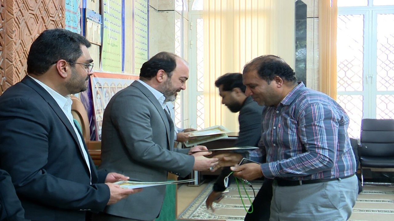  مردم قهرمانان اصلی نهضت انقلاب اسلامی هستند