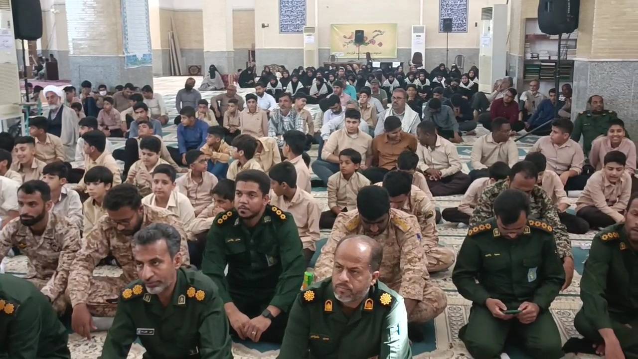 اجتماع ۱۵۰۰ نفری بسیجیان و ایثارگران شهرستان جاسک