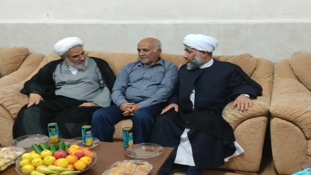 دیدار نماینده ولی فقیه در استان با خانواده شهید در بندرلنگه