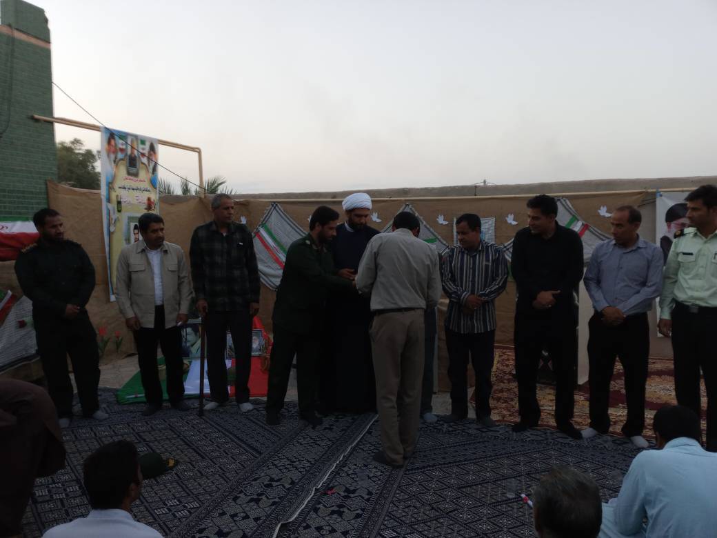 برگزاری یادواره خانگی شهدای اسماعیل آباد بخش نگین کویر