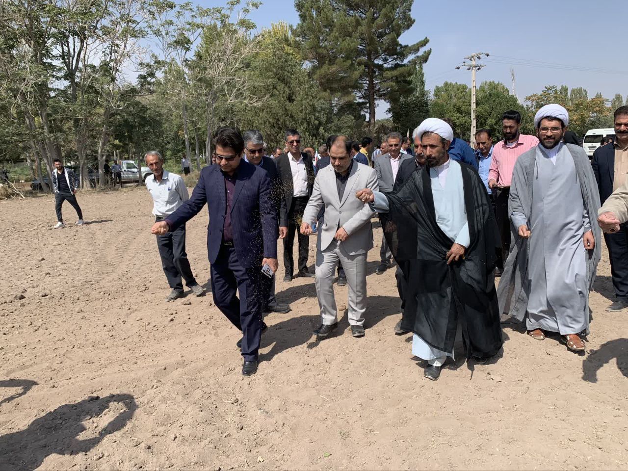 باید به سمت کشاورزی نوین و دانش‌بنیان حرکت کنیم