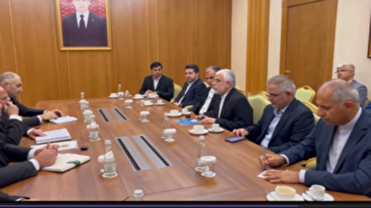نشست استاندار گلستان با وزیر محیط زیست ترکمنستان برای حل مشکل ریزگرد‌ها