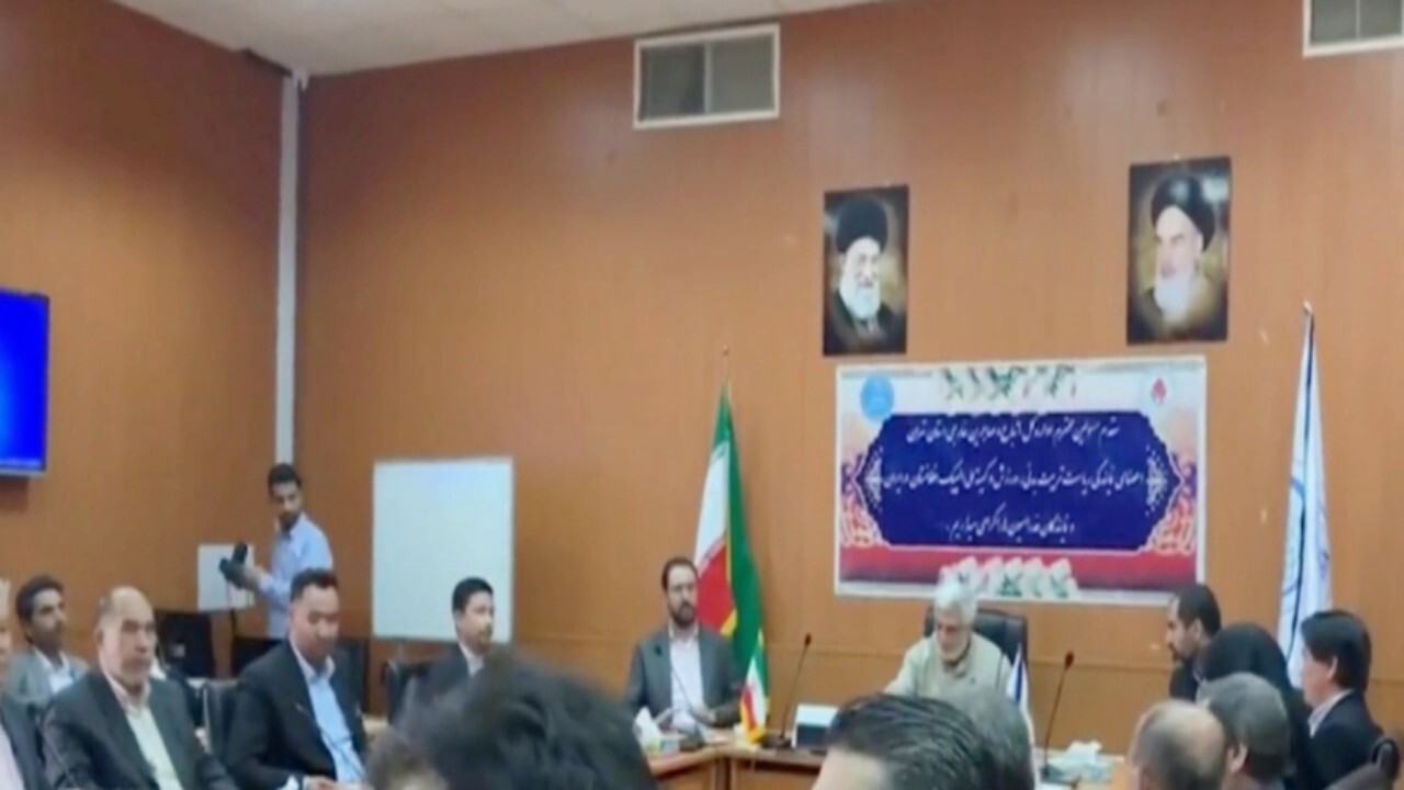 نشست بررسی ظرفیت های ورزشی مهاجرین + فیلم