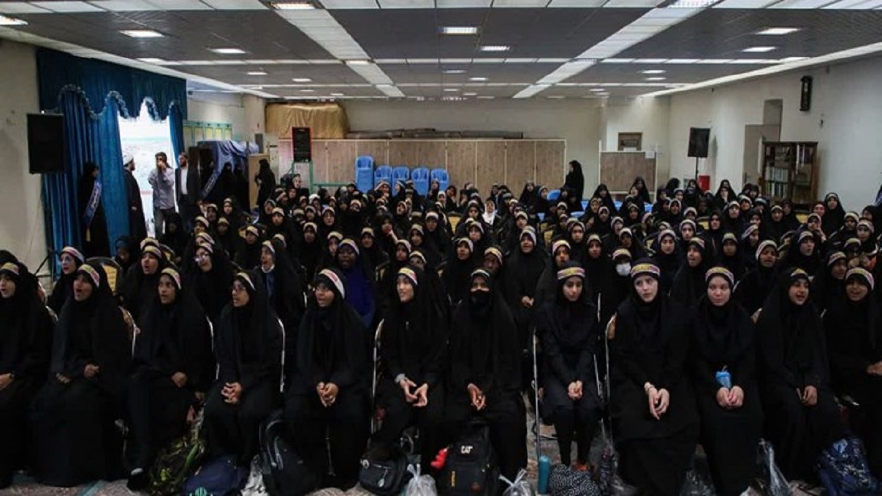 گردهمایی دانش‌آموزان ۶۰ کشور جهان در مسجد مقدس جمکران