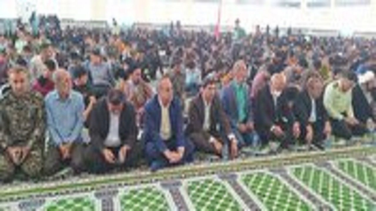 اجتماع بزرگ بسیجیان در بیانیه گام دوم انقلاب در چرام