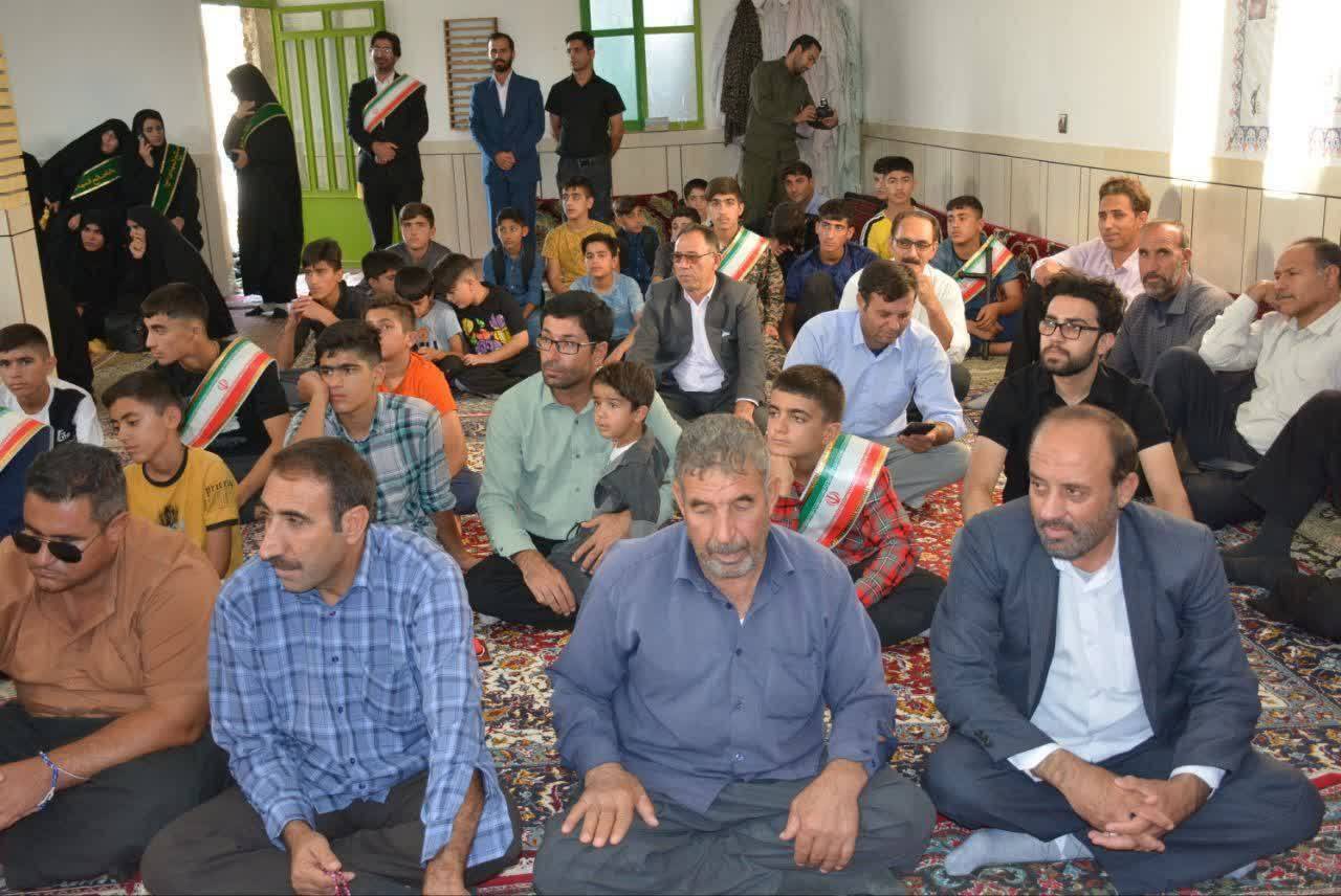 حضور مردم روستایی در مسجد