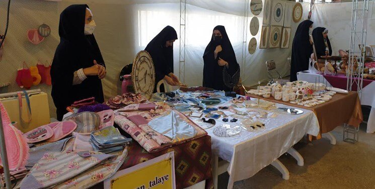 برپایی نمایشگاه اقتصاد مقاومتی و مشاغل خانگی در شهر شرافت شوشتر