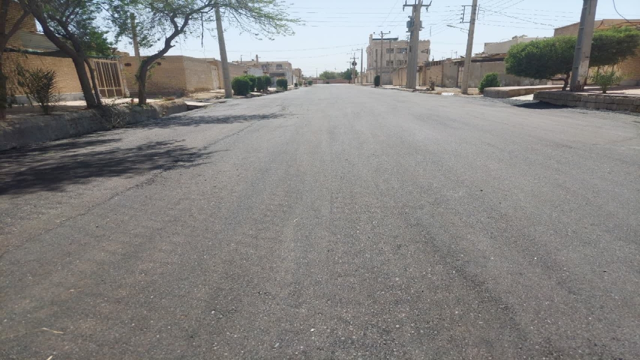 تداوم عملیات آسفالت ریزی و بهسازی معابر سطح شهر هندیجان