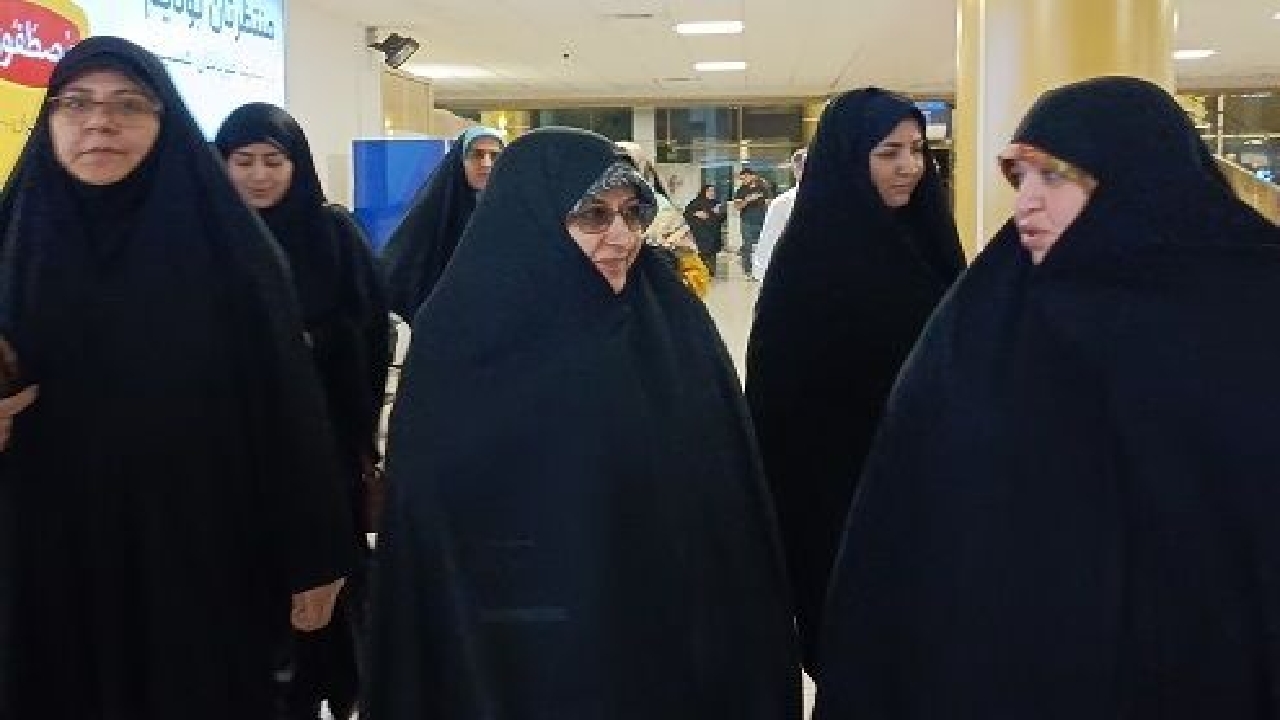 معاون رئیس جمهور در امور زنان و خانواده وارد مشهد شد