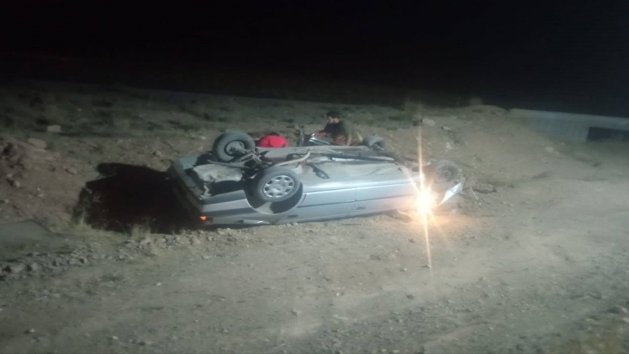 ۲ مصدوم در واژگونی یک دستگاه پژو در محور شهرکرد به بروجن‌