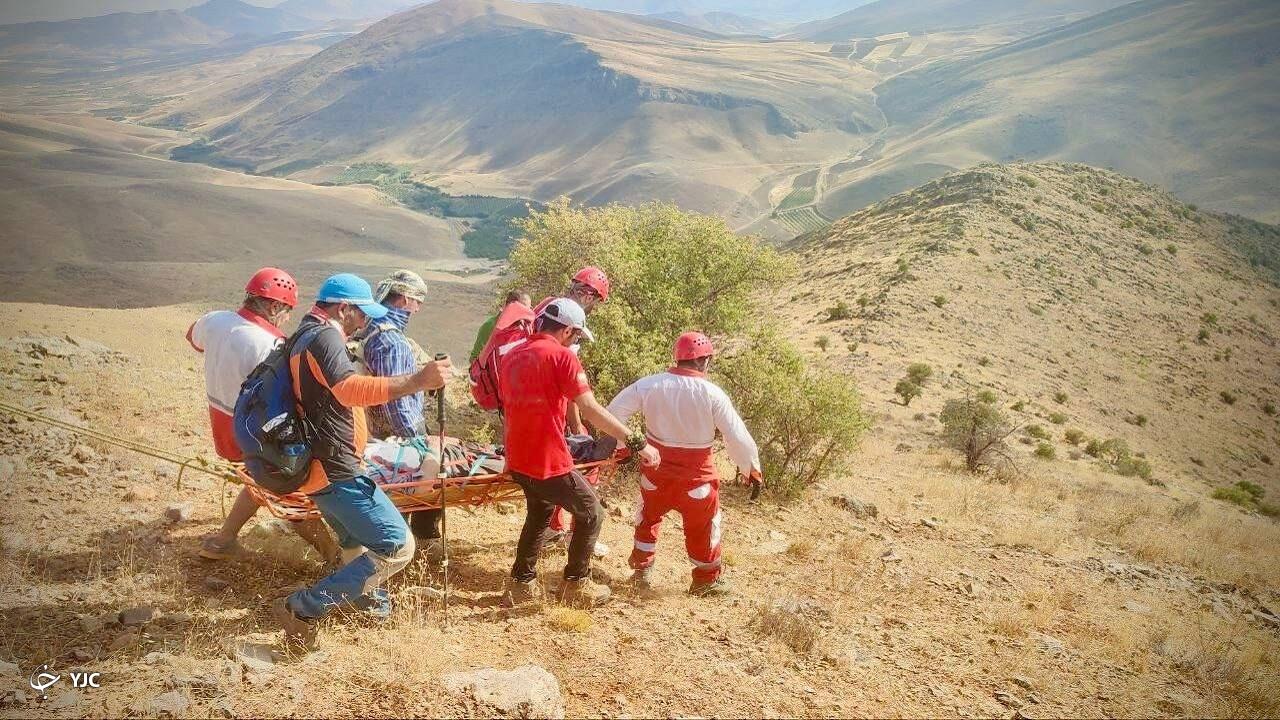 ۷ ساعت تلاش منجر به نجات جان پیرمرد نقده‌ای شد