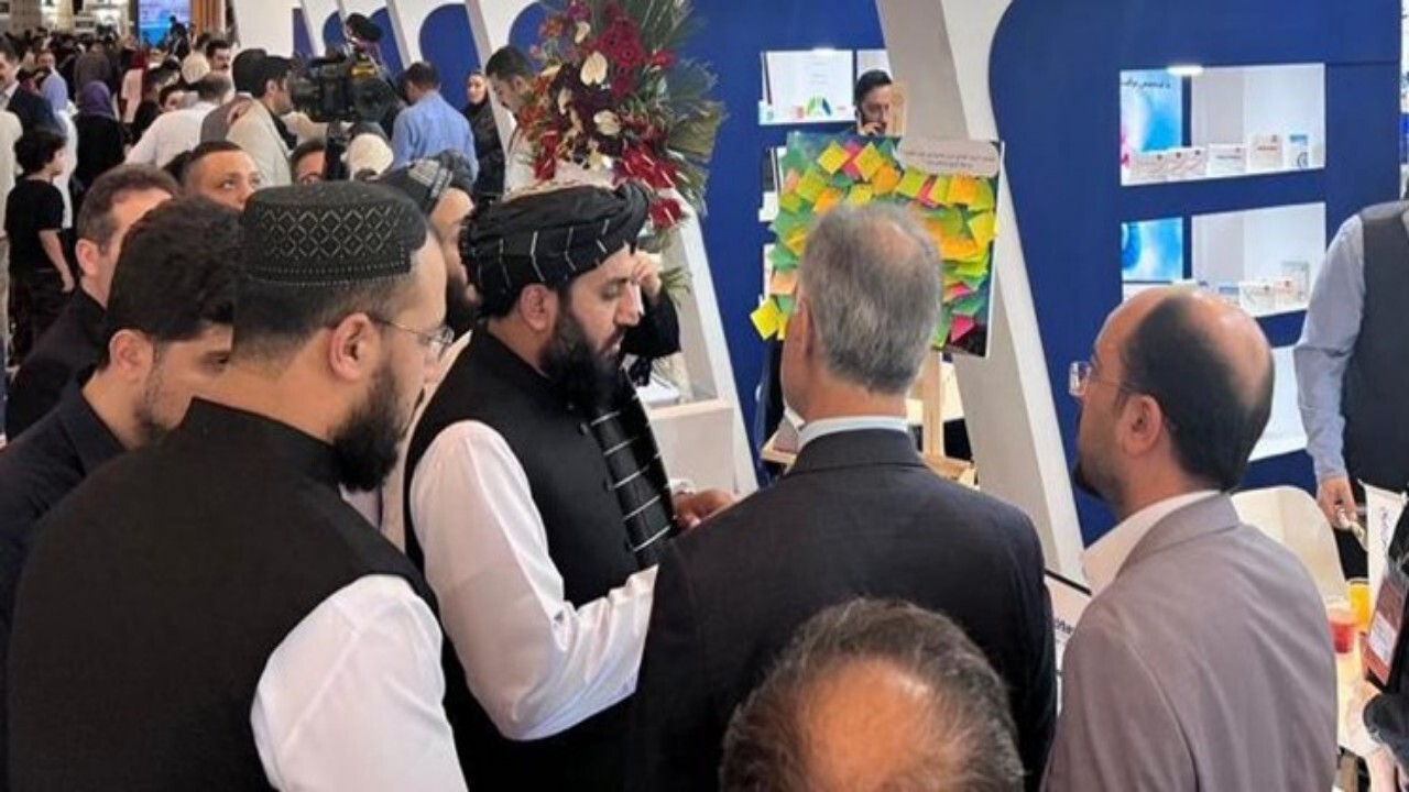 بازدید رئیس اداره غذا و داروی طالبان از نمایشگاه ایران فارما