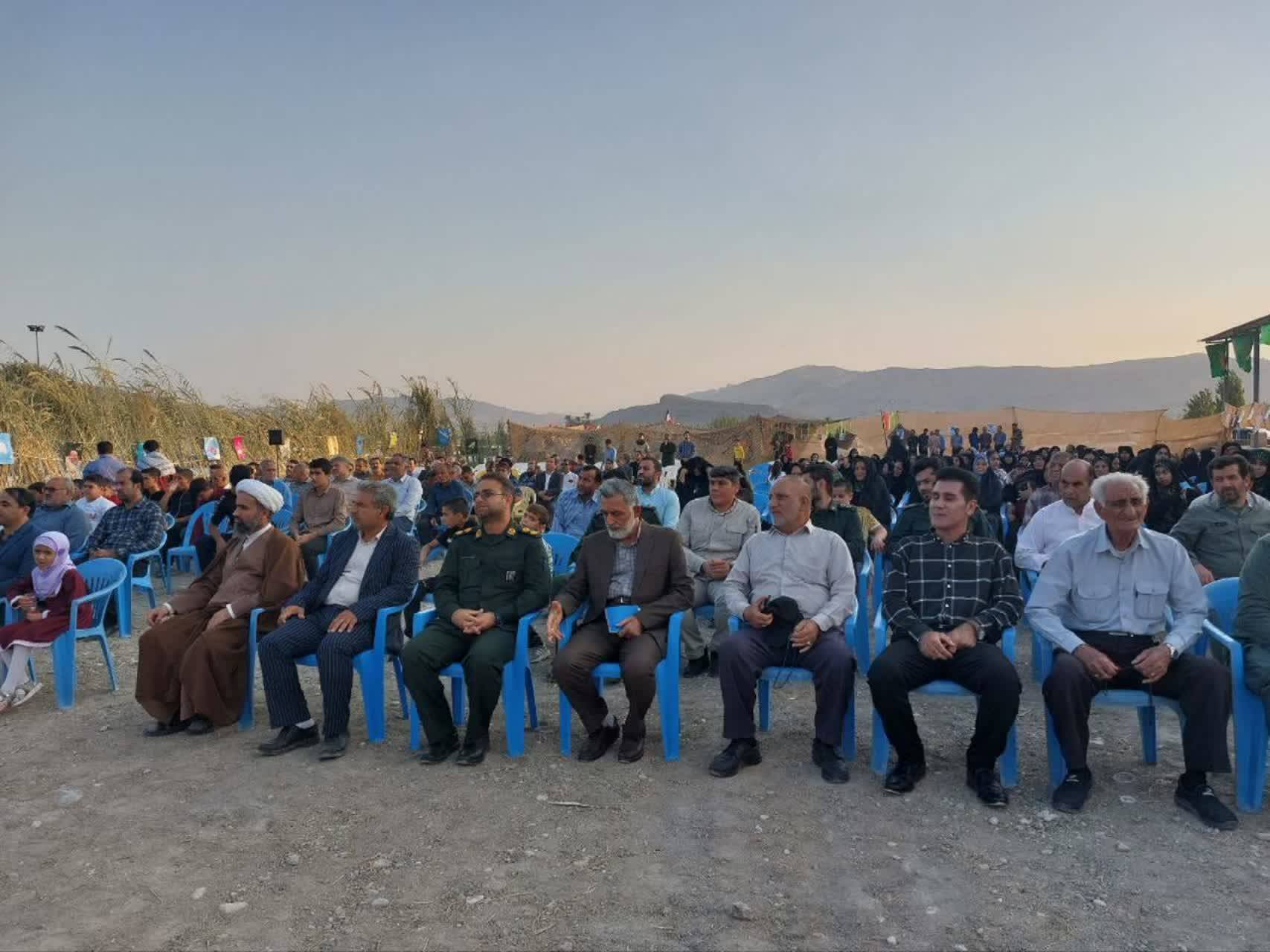 تصاویری از مراسم یادواره شهدا در روستای اکبری فارس