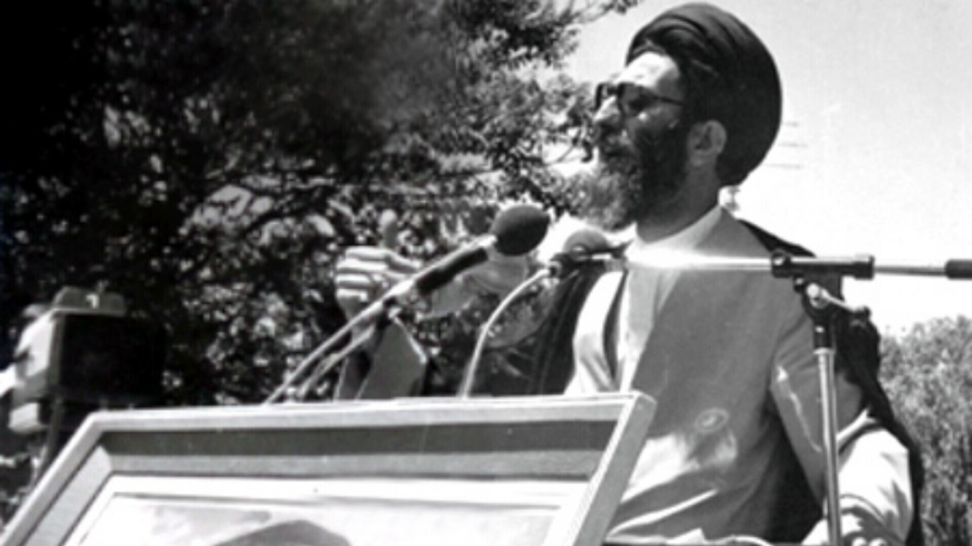 کودکی که دوچرخه اش را به جبهه ها اهداء کرد + فیلم