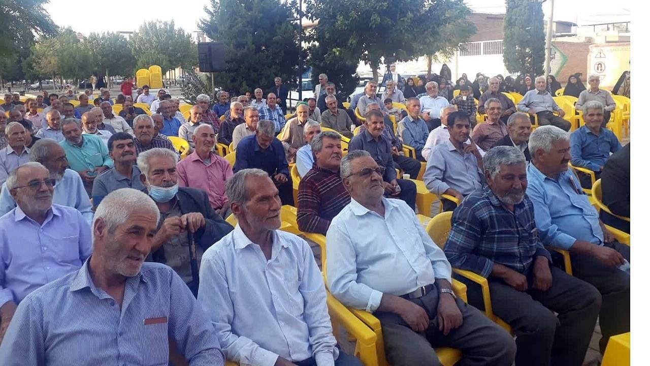 برگزاری همایش بزرگ تکریم بزرگسالان و سالمندان در زرند